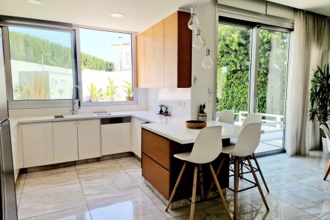 5 bedrooms Villa in Agios Athanasios, Limassol,  No. 34235 5