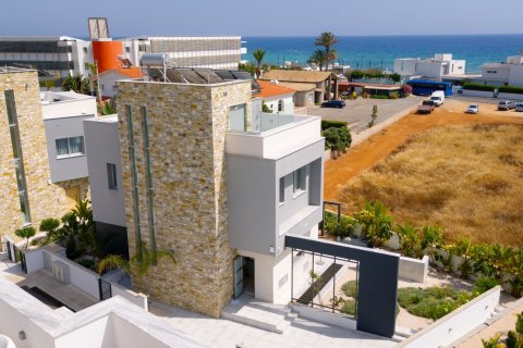 4 bedrooms Villa in Ayia Napa, Ammochostos, No. 42826 7