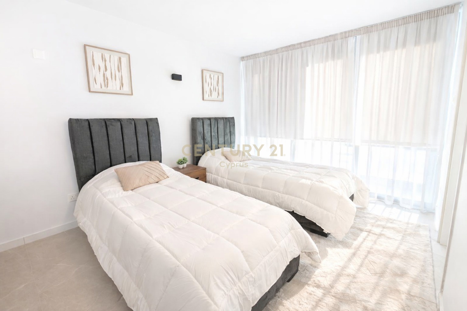 4 bedrooms Villa in Dromolaxia, Larnaka, Cyprus No. 55448