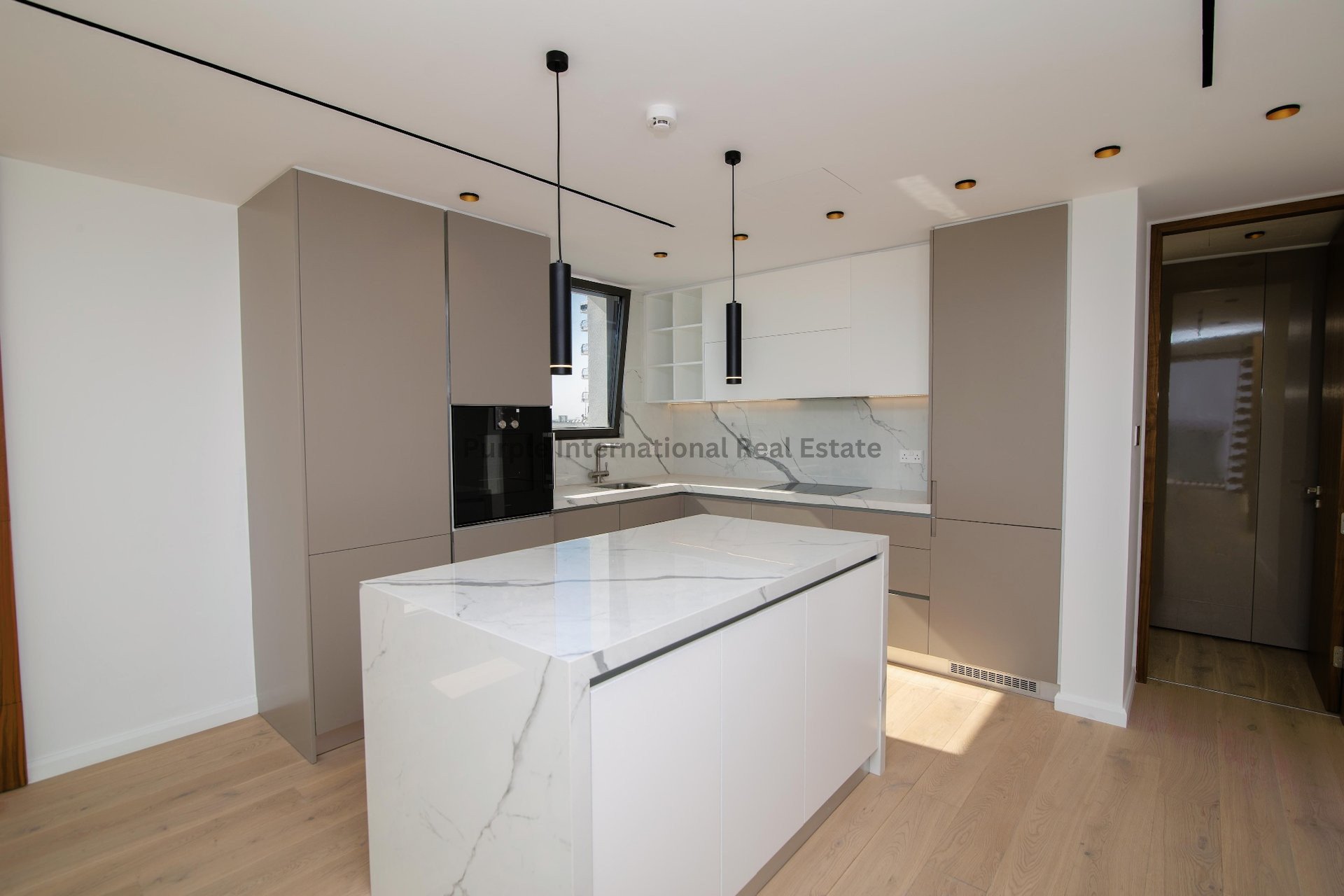 3 dormitorios Apartamento en Larnaca, Larnaka, Chipre No. 52809