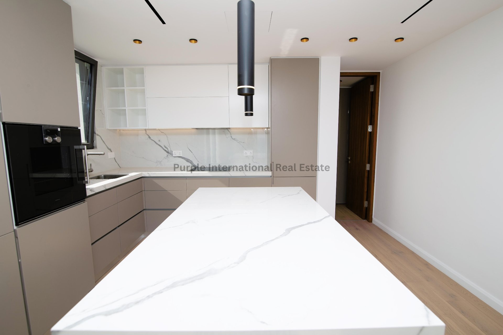 3 dormitorios Apartamento en Larnaca, Larnaka, Chipre No. 52809