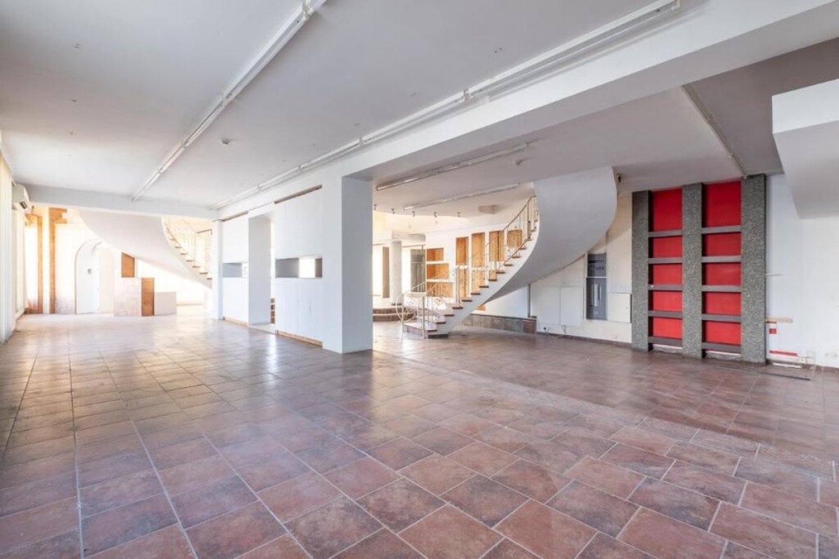 485m2 Commercial property in Nicosia, Cyprus No. 37954