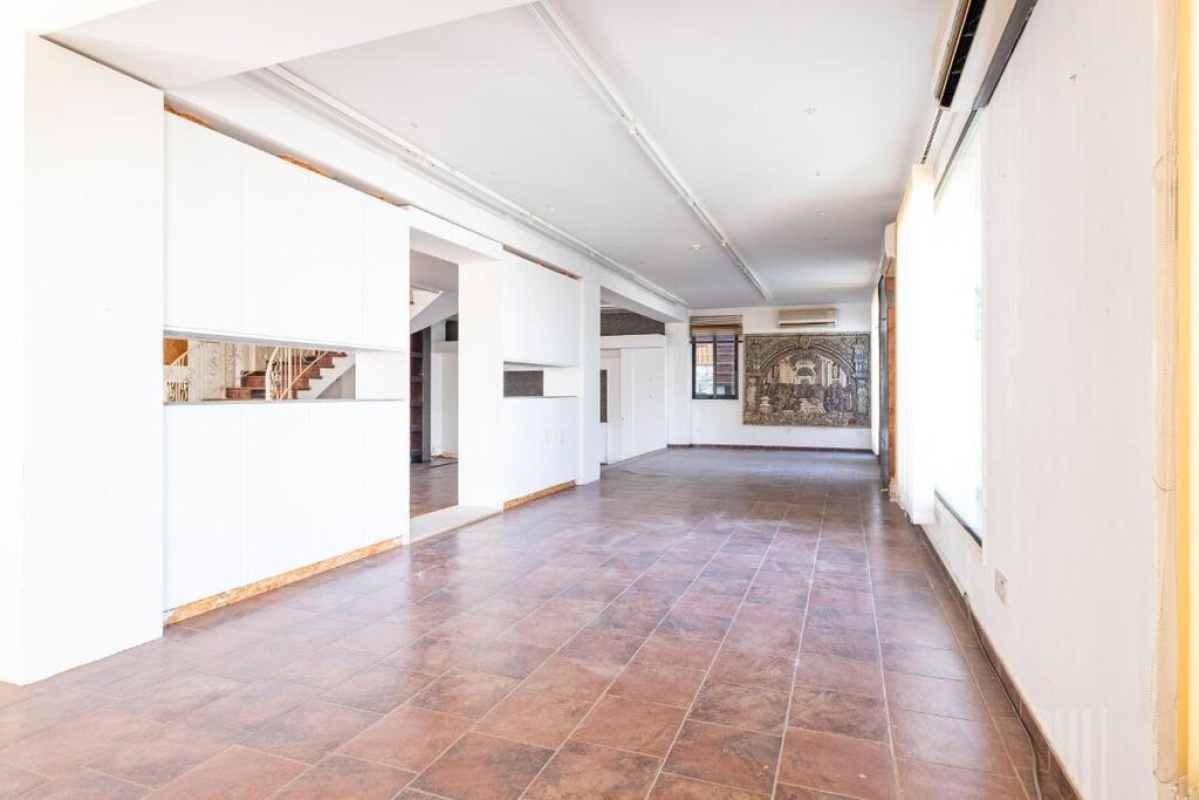 485m2 Commercial property in Nicosia, Cyprus No. 37954