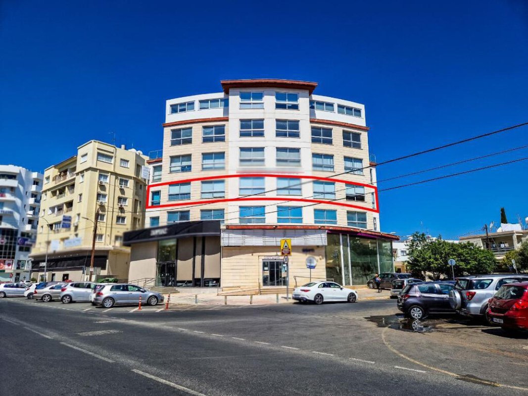 265m2 Propriété commerciale à Nicosia, Chypre No. 37952
