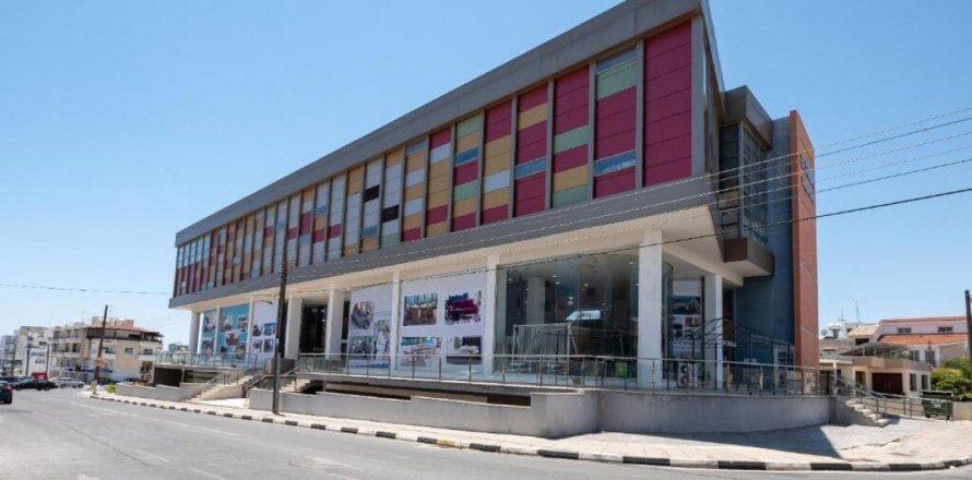 2100m2 Commercial property in Larnaca, Larnaka, No. 37958