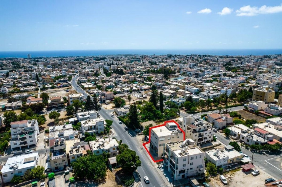 479m2 Commercial property in Paphos, Cyprus No. 37956