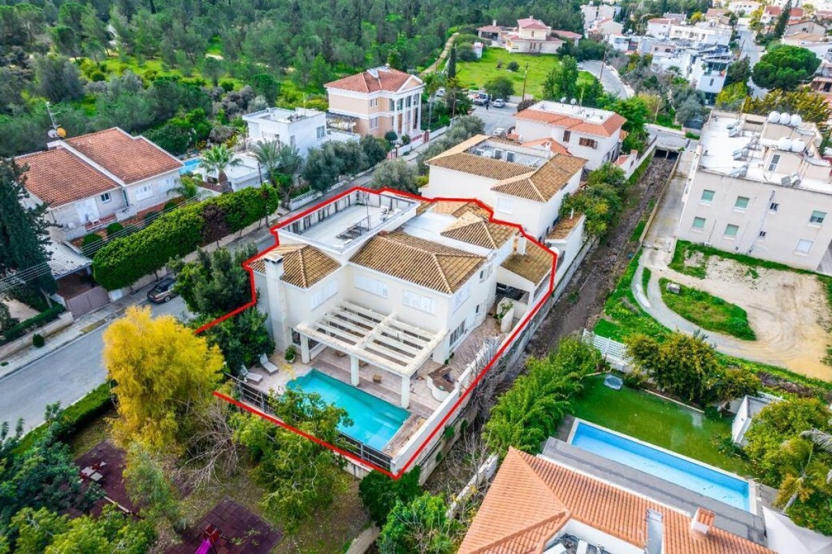 375m2 Villa in Nicosia, Cyprus No. 37957