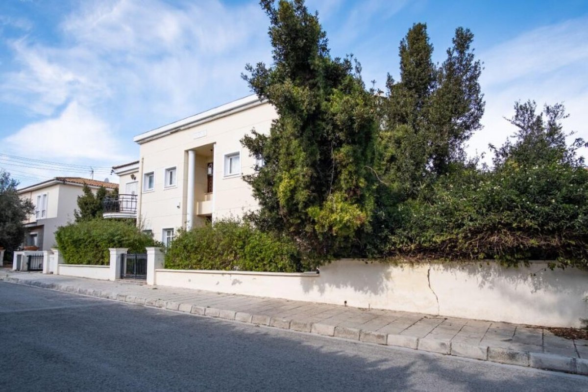 375m2 Villa in Nicosia, Cyprus No. 37957