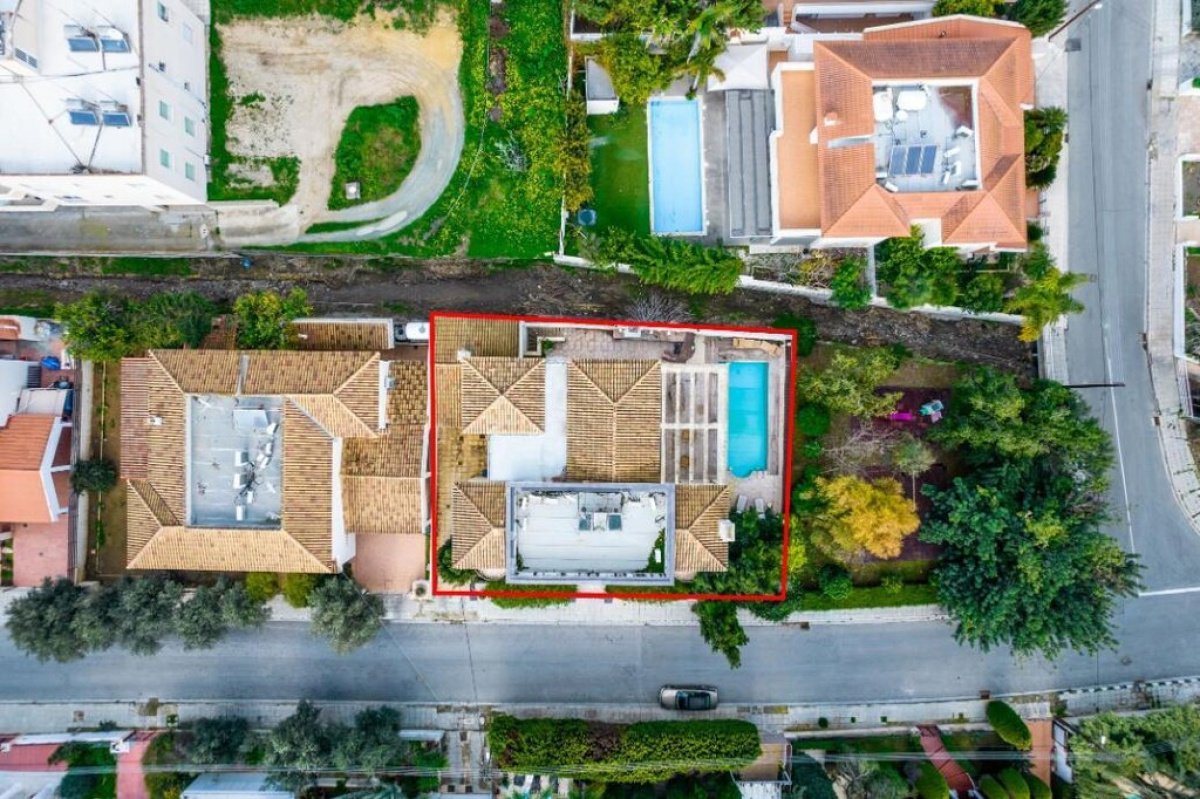 375m2 Villa in Nicosia, Cyprus No. 37957