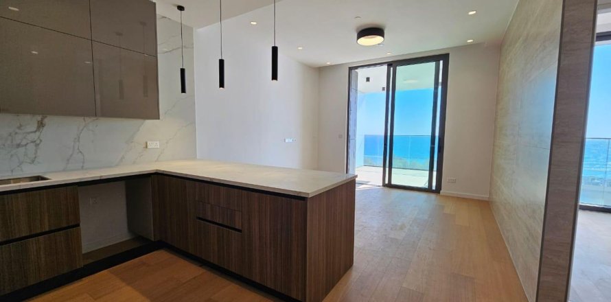 1 bedroom Apartment in Limassol, No. 41206