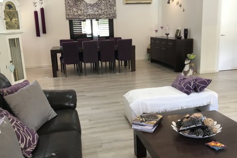 3 bedrooms Bungalow in Pyrgos, Limassol, Cyprus No. 28158