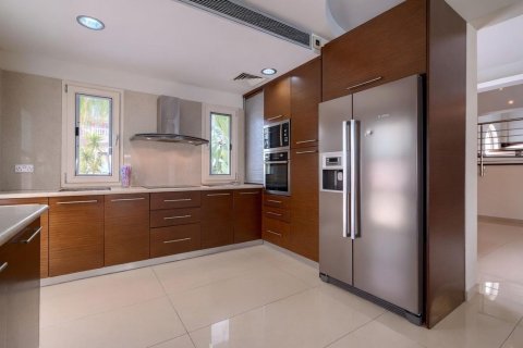 6 bedrooms Villa in Paphos,  No. 46825 14
