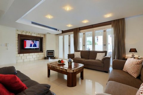 6 bedrooms Villa in Paphos,  No. 46825 11