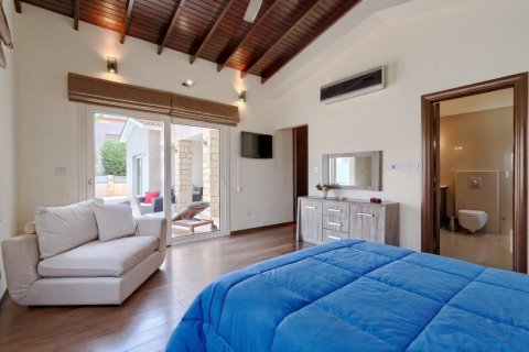 6 bedrooms Villa in Paphos,  No. 46825 17