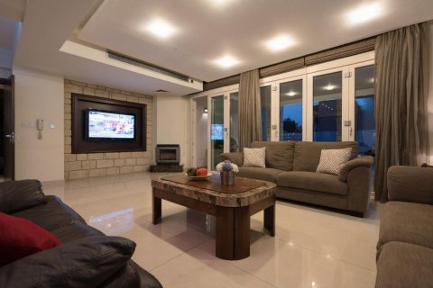 6 bedrooms Villa in Paphos,  No. 46825 10