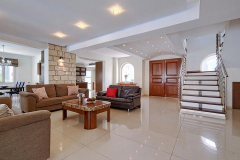 6 bedrooms Villa in Paphos,  No. 46825 8