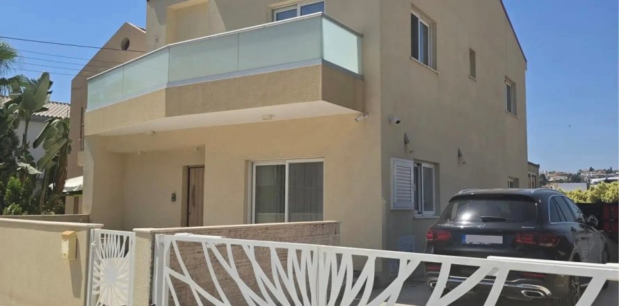 3 bedrooms Villa in Agios Athanasios, Limassol,  No. 46826