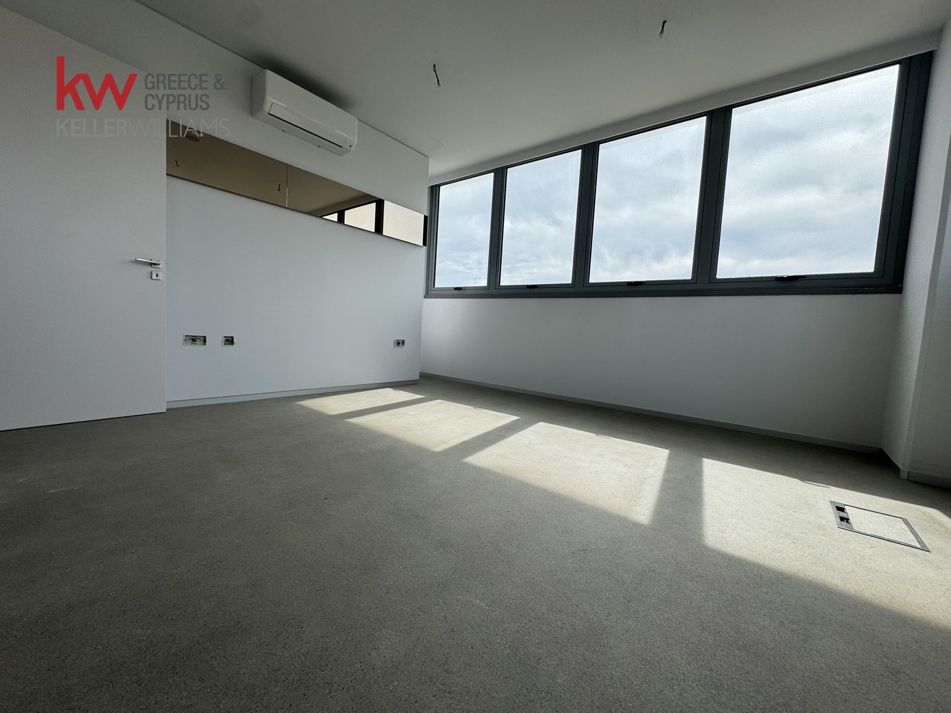 5 rooms Office in Larnaca, Larnaka, Cyprus No. 50924
