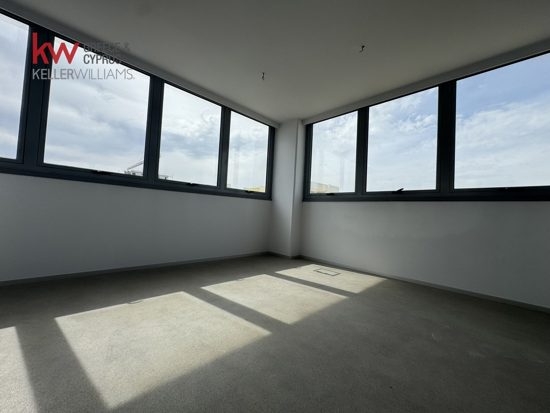 5 rooms Office in Larnaca, Larnaka, Cyprus No. 50924