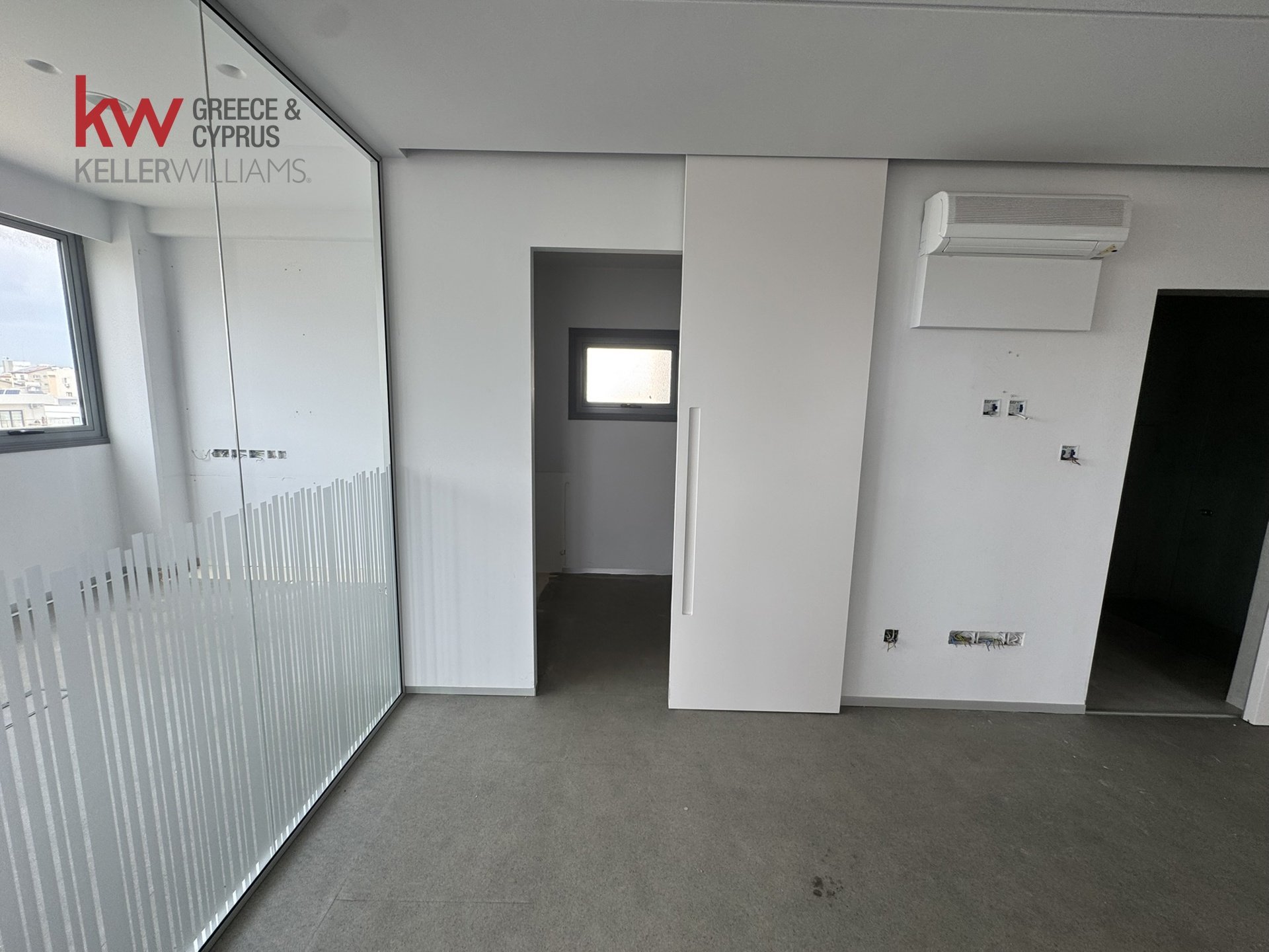 5 rooms Office in Larnaca, Larnaka, Cyprus No. 50924