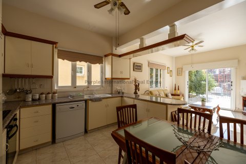 Вилла с 4 спальнями в Ларнака,  № 39103 10