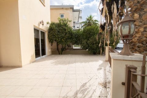 Вилла с 4 спальнями в Ларнака,  № 39103 22
