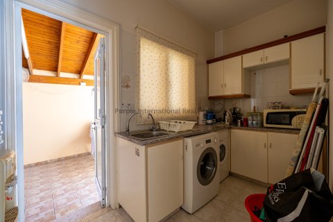 Вилла с 4 спальнями в Ларнака,  № 39103 26