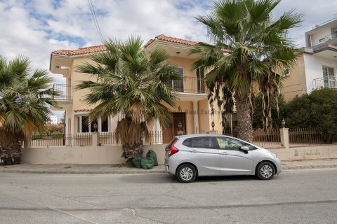 Вилла с 4 спальнями в Ларнака,  № 39103 21