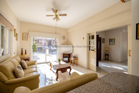 Вилла с 4 спальнями в Ларнака,  № 39103 11