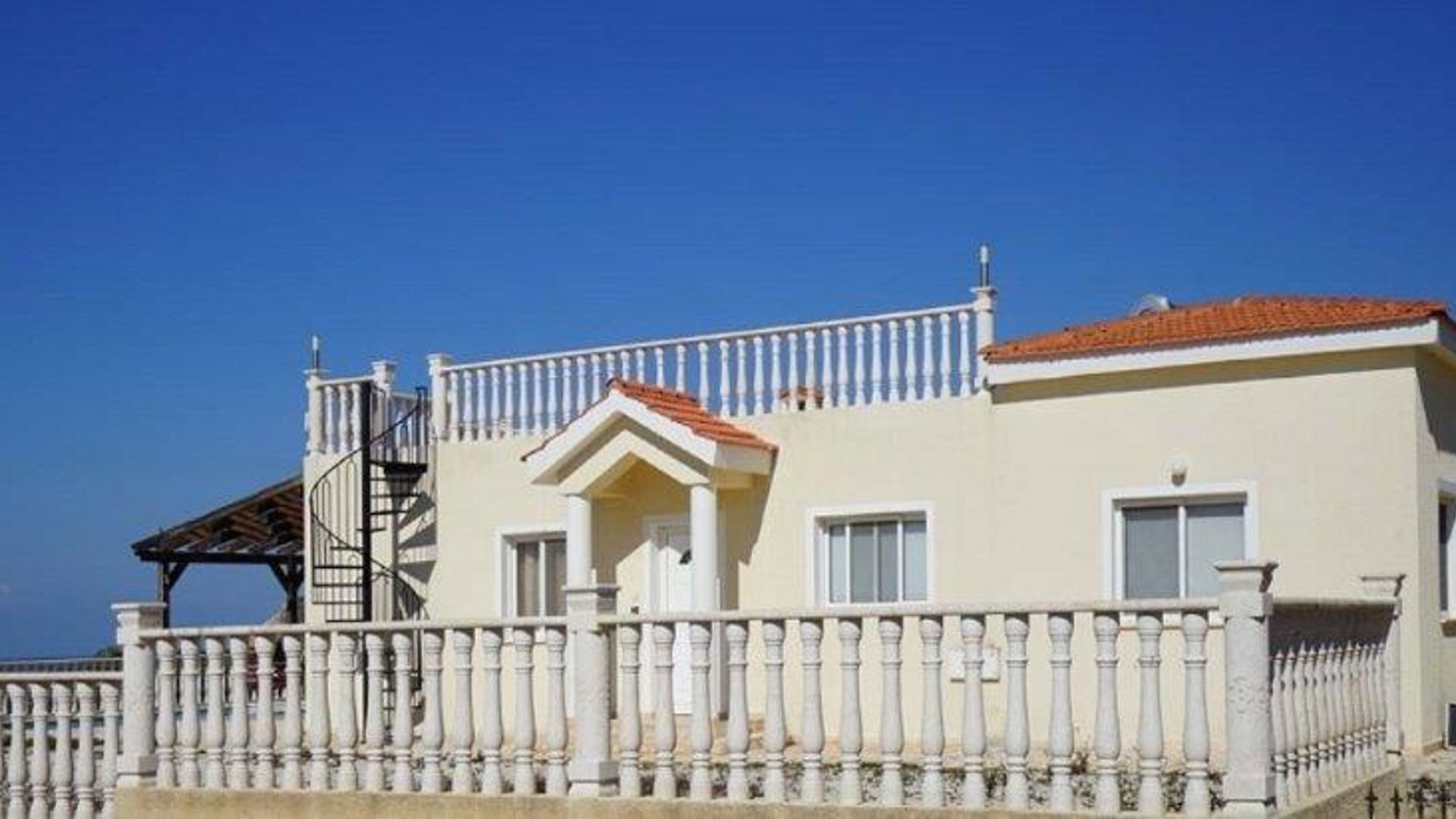 3 bedrooms Bungalow in Pissouri, Limassol, Cyprus No. 26091