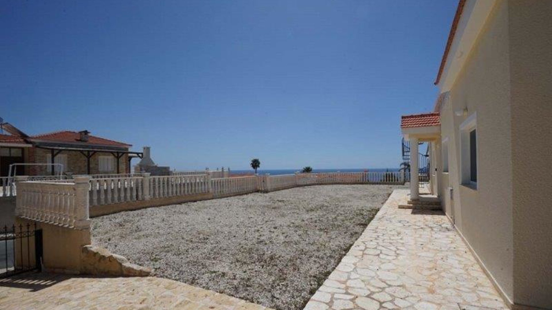 3 bedrooms Bungalow in Pissouri, Limassol, Cyprus No. 26091