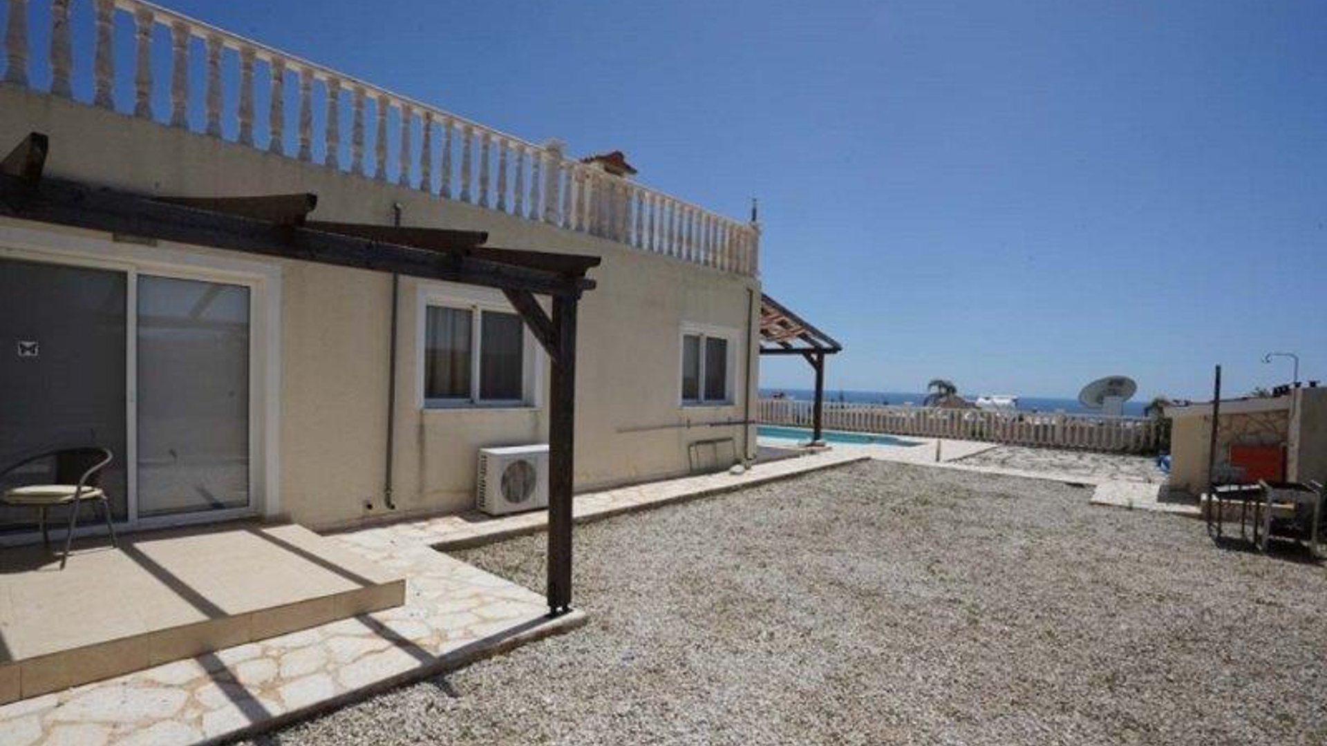 3 bedrooms Bungalow in Pissouri, Limassol, Cyprus No. 26091