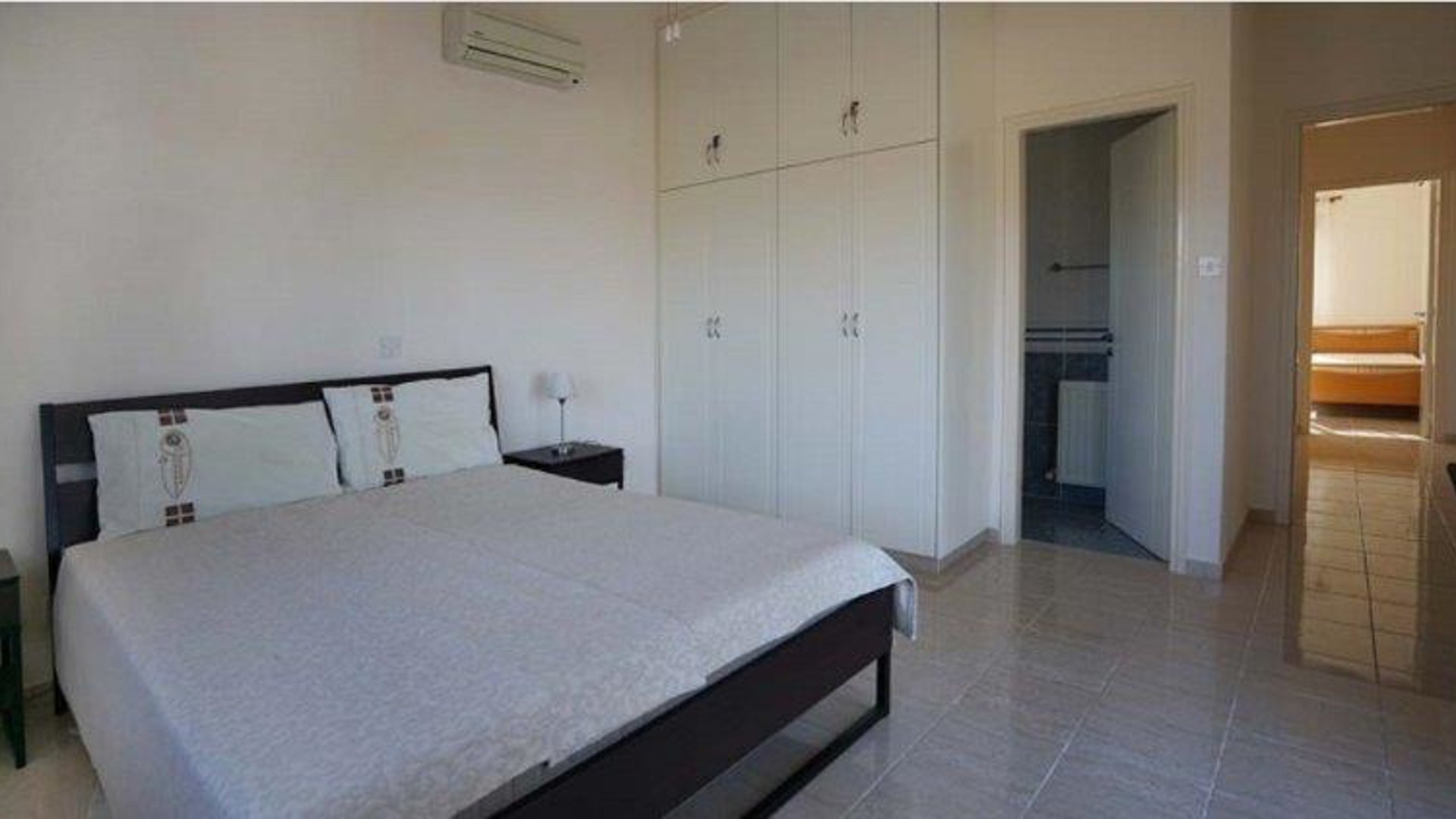 3 bedrooms Bungalow in Pissouri, Limassol, Cyprus No. 26091