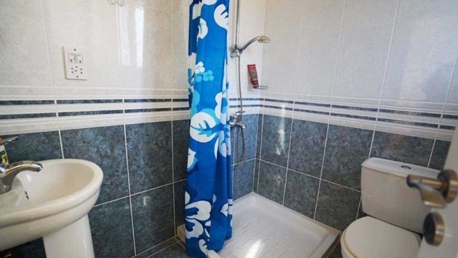 3 bedrooms Bungalow in Pissouri, Limassol, Cyprus No. 26091