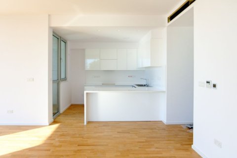 Studio Apartment in Nicosia,  No. 38078 7