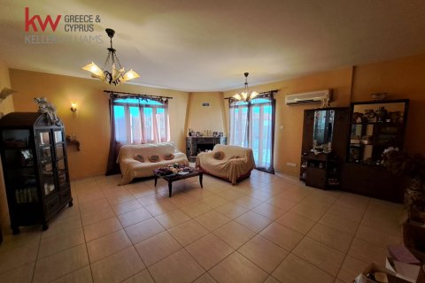 7 bedrooms Townhouse in Larnaka,  No. 39606 7