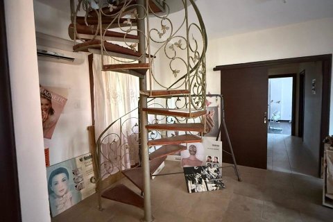 7 bedrooms Townhouse in Larnaka,  No. 39606 19