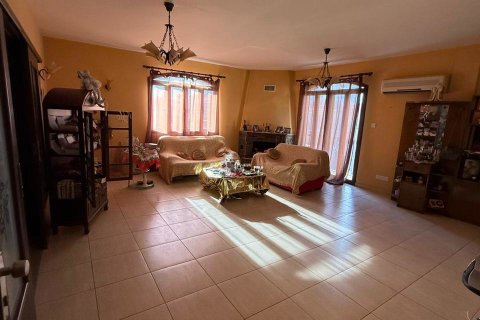 7 bedrooms Townhouse in Larnaka,  No. 39606 16