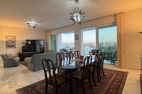 4 bedrooms Apartment in Larnaca, Larnaka, No. 39605 4