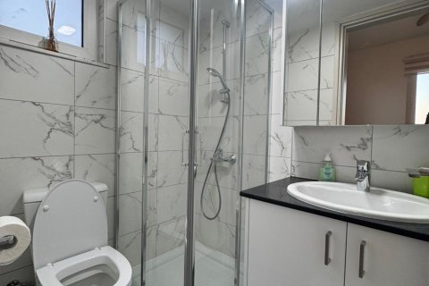 4 bedrooms Apartment in Larnaca, Larnaka, No. 39605 10