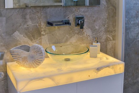 5 bedrooms Villa in Agios Tychonas, Limassol,  No. 45845 16