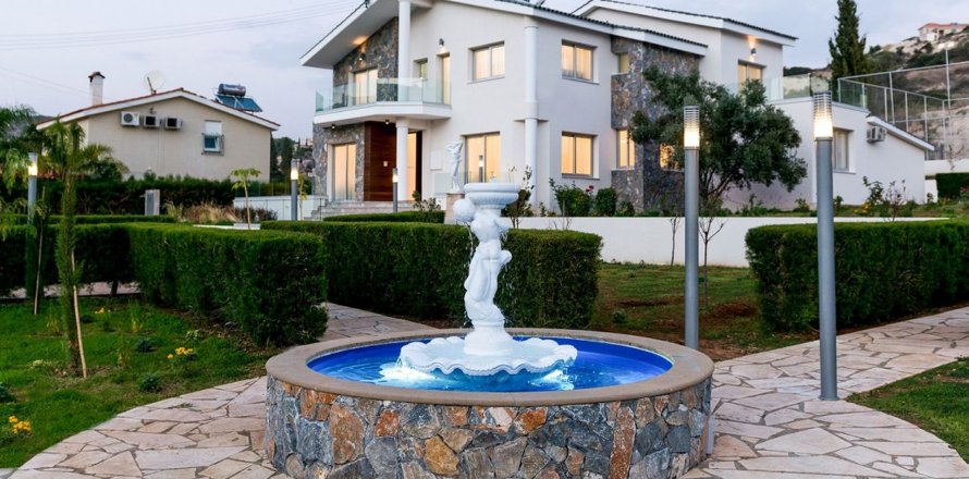 5 bedrooms Villa in Agios Tychonas, Limassol,  No. 45845