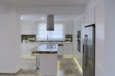 5 bedrooms Villa in Agios Tychonas, Limassol,  No. 45845 3