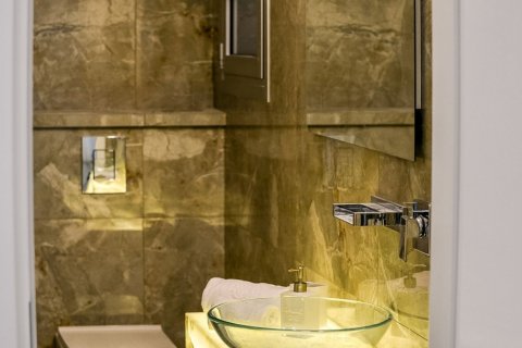 5 bedrooms Villa in Agios Tychonas, Limassol,  No. 45845 17