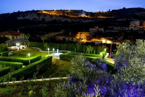 5 bedrooms Villa in Agios Tychonas, Limassol,  No. 45845 22