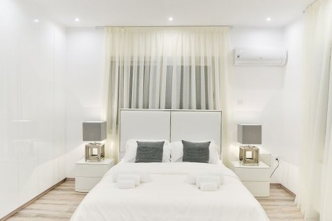 5 bedrooms Villa in Agios Tychonas, Limassol,  No. 45845 19