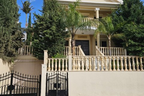6 chambres Villa à Limassol,  No. 45846