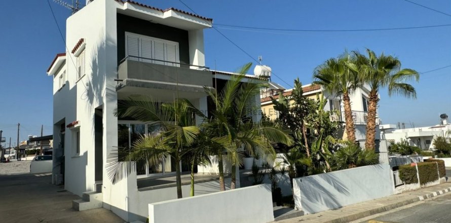 4 bedrooms Villa in Pyla, Larnaka,  No. 39042