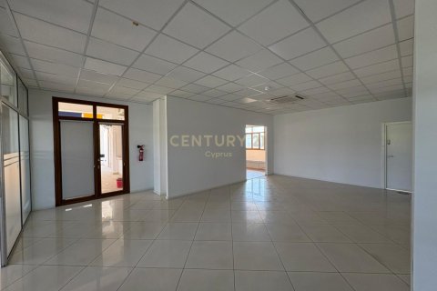 300m2 Bureau à Agios Athanasios, Limassol,  No. 57172 3