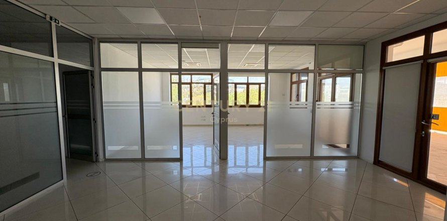 300m2 Bureau à Agios Athanasios, Limassol,  No. 57172